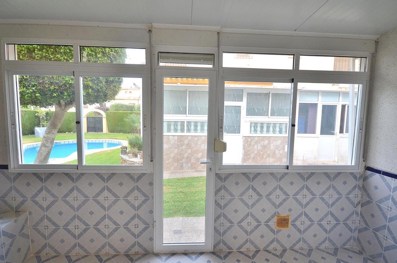 Agradable Adosado Con Piscina, Duchas Hidromasaje Villa Torrevieja Ngoại thất bức ảnh