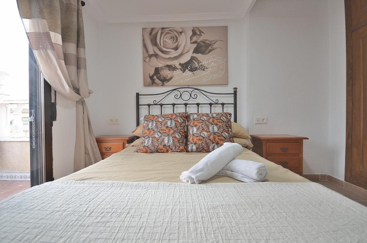 Agradable Adosado Con Piscina, Duchas Hidromasaje Villa Torrevieja Ngoại thất bức ảnh