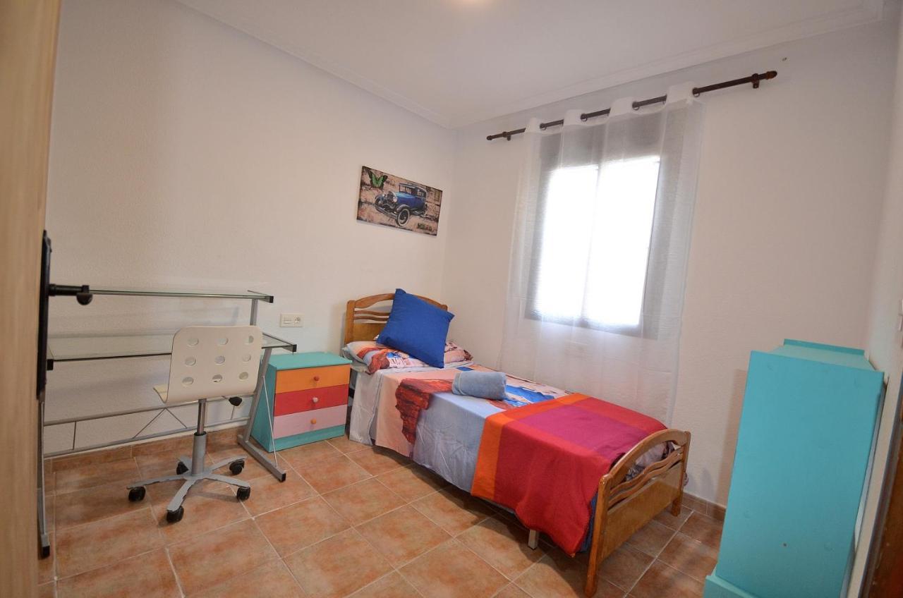 Agradable Adosado Con Piscina, Duchas Hidromasaje Villa Torrevieja Ngoại thất bức ảnh