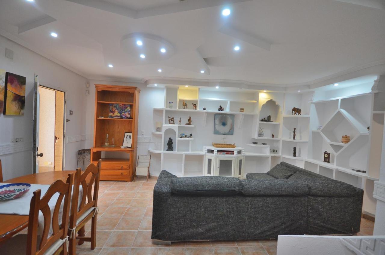 Agradable Adosado Con Piscina, Duchas Hidromasaje Villa Torrevieja Ngoại thất bức ảnh