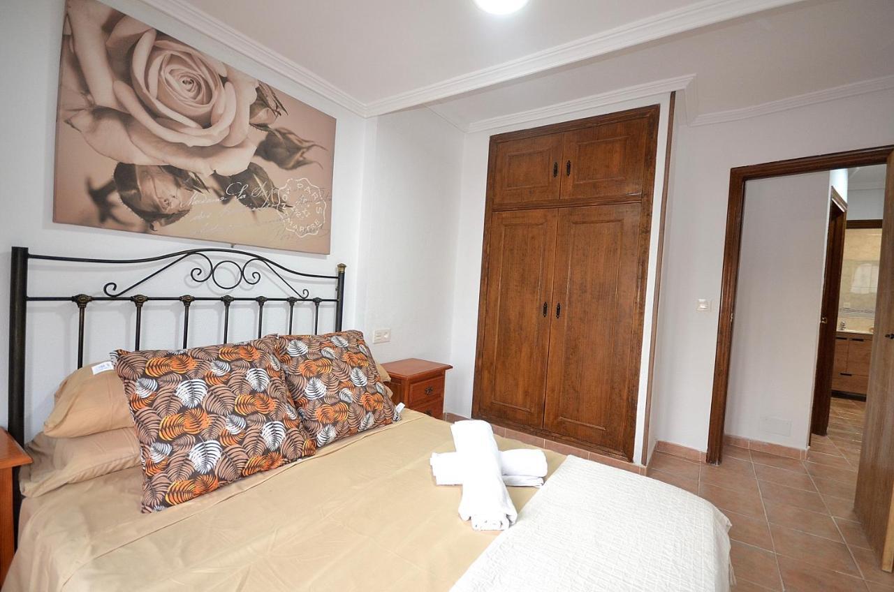 Agradable Adosado Con Piscina, Duchas Hidromasaje Villa Torrevieja Ngoại thất bức ảnh