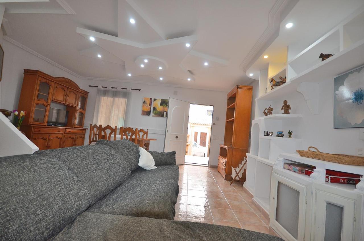 Agradable Adosado Con Piscina, Duchas Hidromasaje Villa Torrevieja Ngoại thất bức ảnh