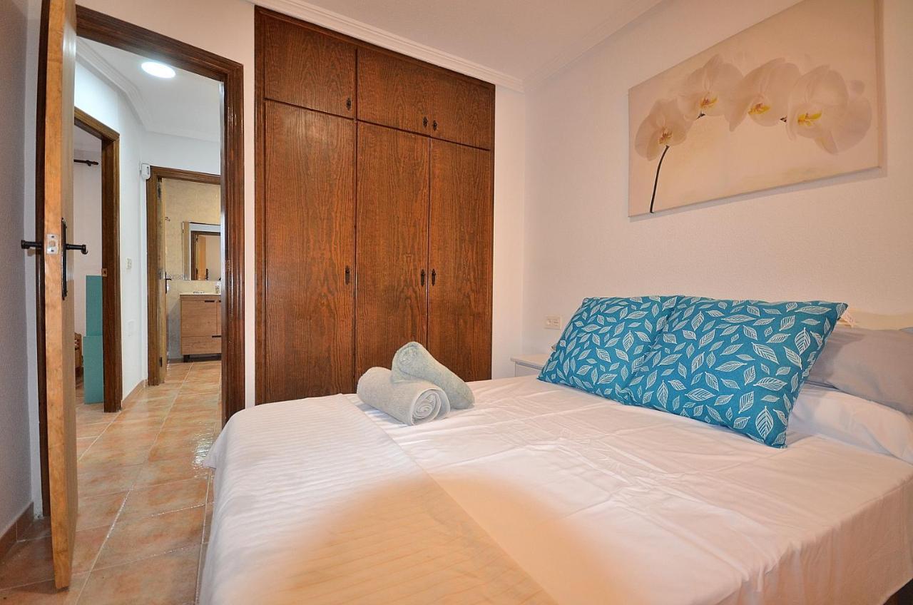 Agradable Adosado Con Piscina, Duchas Hidromasaje Villa Torrevieja Ngoại thất bức ảnh