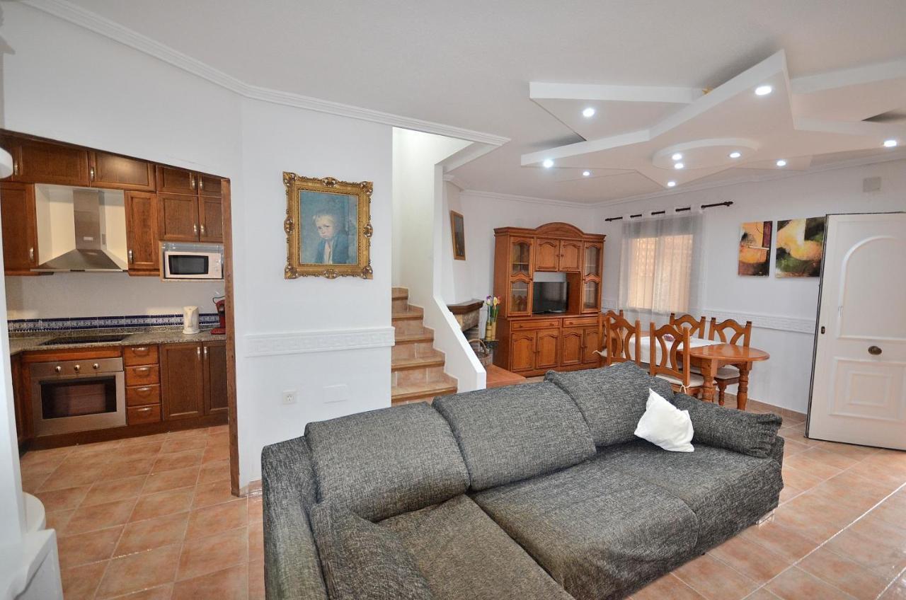 Agradable Adosado Con Piscina, Duchas Hidromasaje Villa Torrevieja Ngoại thất bức ảnh